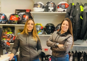 A loja de motos gerida por duas mulheres que quer acabar com os preconceitos de género
