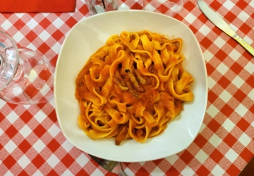 Os pratos italianos mudaram-se para a Praça de Bocage. Custam menos de 10€