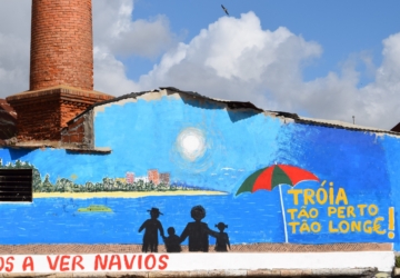 “Tróia. Tão perto. Tão longe!”: novo mural alerta para o aumento do custo da travessia do Sado